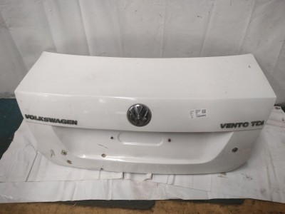 TRUNK LID