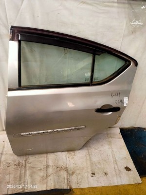 R DOOR ASSY LH